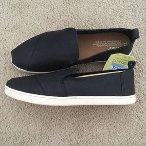 NWT Toms Alpargata Black Leather Slip-ons Sz8